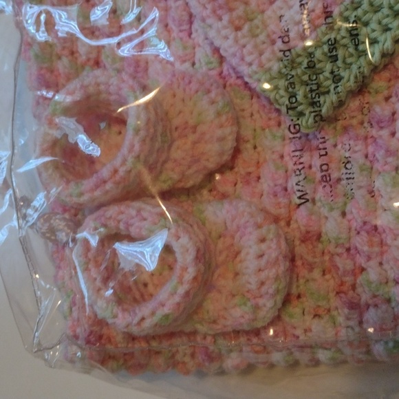 NEW Hand Crafted Baby Blanket Hat Booties Set Bundle Handmade Crochet Knit - Picture 2 of 16